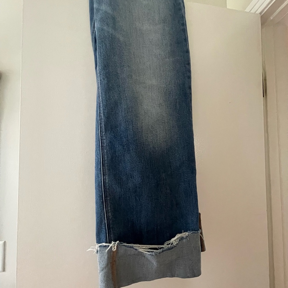 Woman’s American Eagle Jeans